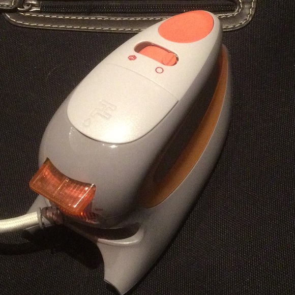 Travel Iron - Picture 3 of 8